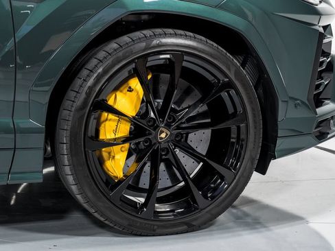Used 2022 Lamborghini Urus AWD/4WD image 54