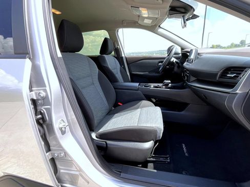 Used 2023 Nissan Rogue SV AWD/4WD image 16