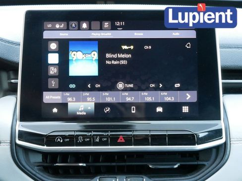 Used 2022 Jeep Compass Limited image 21