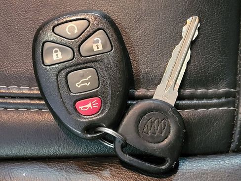 Used 2017 Buick Enclave Leather image 32