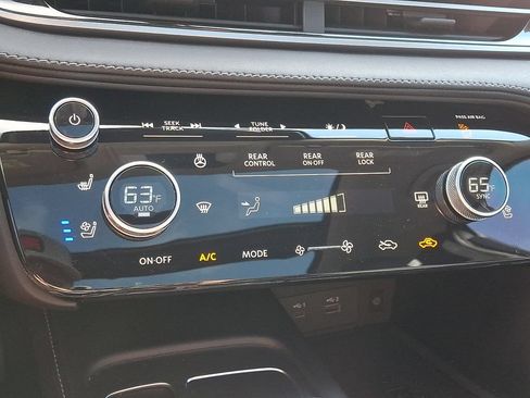 Used 2023 INFINITI QX60 Luxe FWD image 16