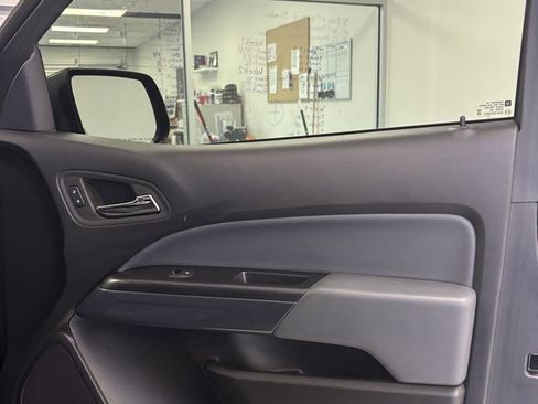 Certified 2022 Chevrolet Colorado Z71 w/ Z71 Midnight Edition image 18