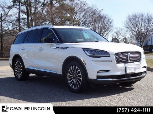 Certified 2023 Lincoln Aviator Standard w/ Premium Package image 1