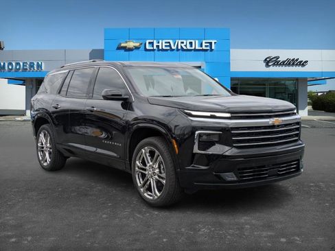 New 2026 Chevrolet Traverse High Country image 3