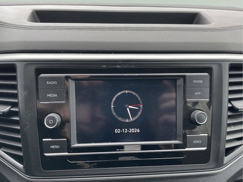 Used 2023 Volkswagen Atlas SE image 30