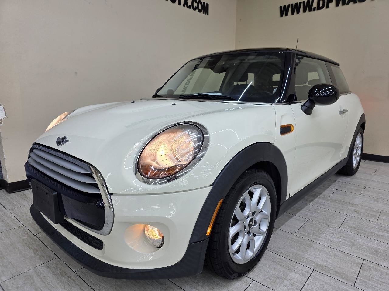 Used 2014 MINI Cooper 2-Door Hardtop FWD image 2