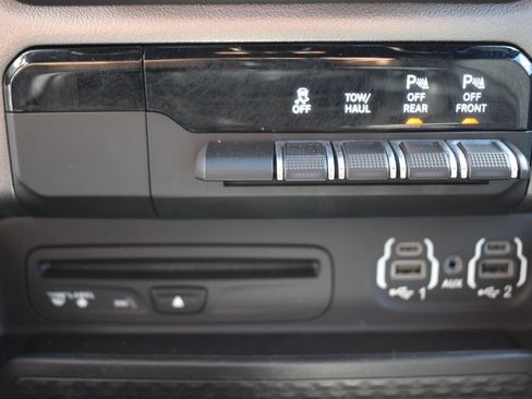 Used 2019 RAM 1500 Big Horn AWD/4WD image 13