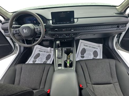 Used 2023 Honda Accord EX image 9