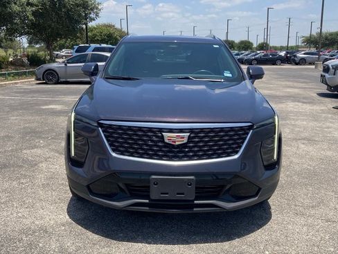 Used 2025 Cadillac XT4 Premium Luxury FWD image 2