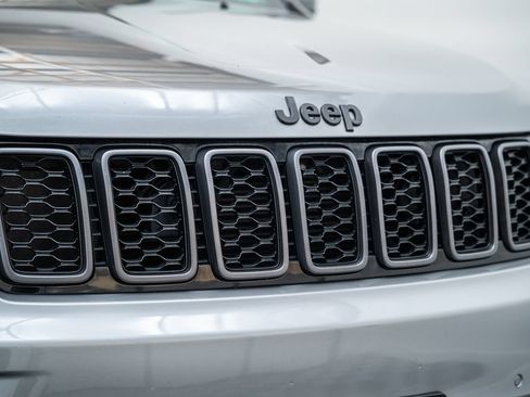 Used 2019 Jeep Grand Cherokee High Altitude AWD/4WD image 13