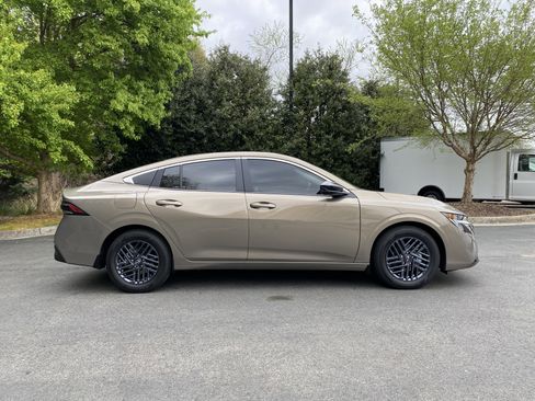 Used 2026 Nissan Sentra SV w/ SV Convenience Package image 10