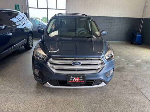 Used 2018 Ford Escape SE w/ Ford Safe & Smart Package AWD/4WD image 2
