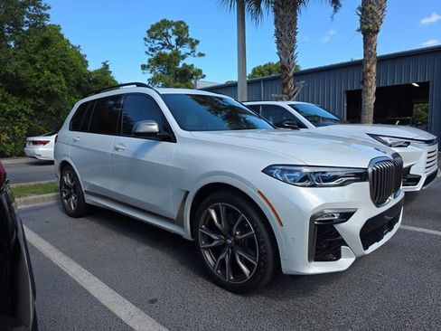 Used 2021 BMW X7 M50i image 1
