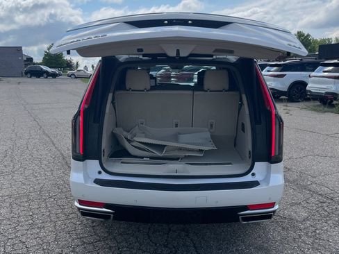Used 2023 Cadillac Escalade Premium Luxury Platinum AWD/4WD image 14