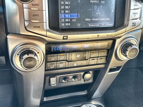 Used 2015 Toyota 4Runner SR5 image 17