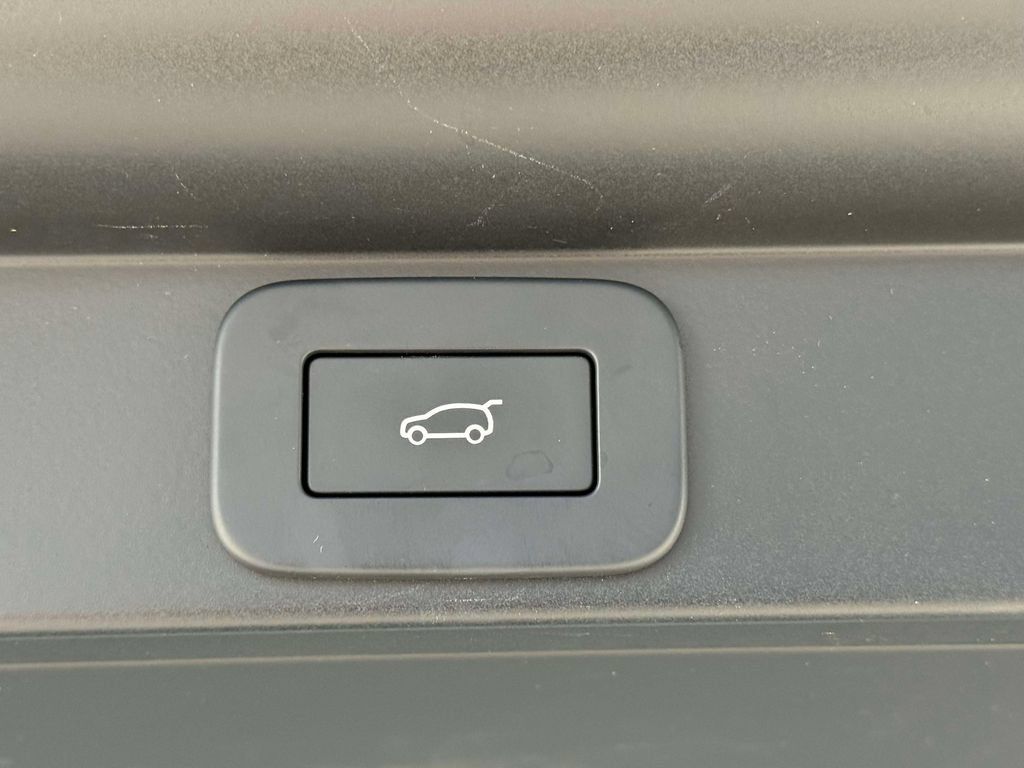 Used 2024 Land Rover Range Rover Long Wheelbase Autobiography AWD/4WD image 18