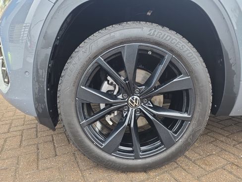 Used 2024 Volkswagen Atlas Cross Sport SEL Premium R-Line image 11