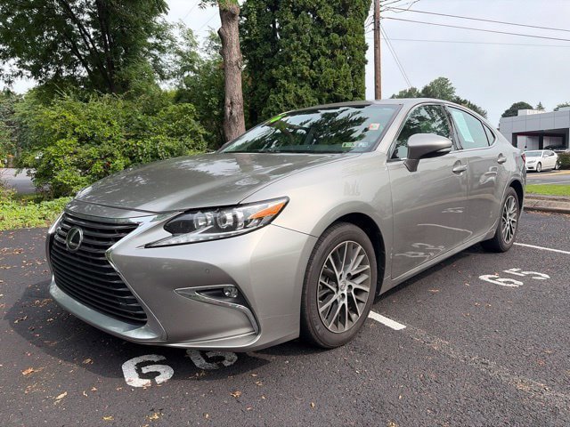 Used 2016 Lexus ES 350 w/ Premium Package w/Wood Trim FWD image 7