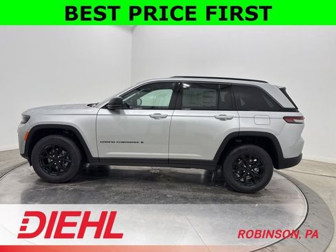 New 2026 Jeep Grand Cherokee Altitude AWD/4WD image 4