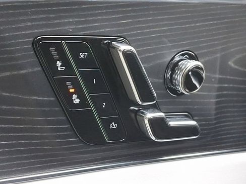 Used 2024 Cadillac Lyriq Luxury AWD/4WD image 30