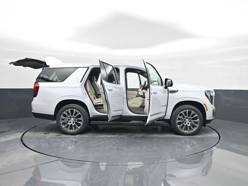 New 2026 GMC Yukon Denali w/ Denali Reserve Package image 9