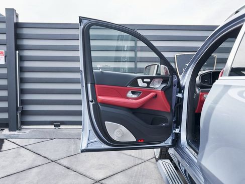 Used 2026 Mercedes-Benz Maybach GLS 600 4MATIC image 35