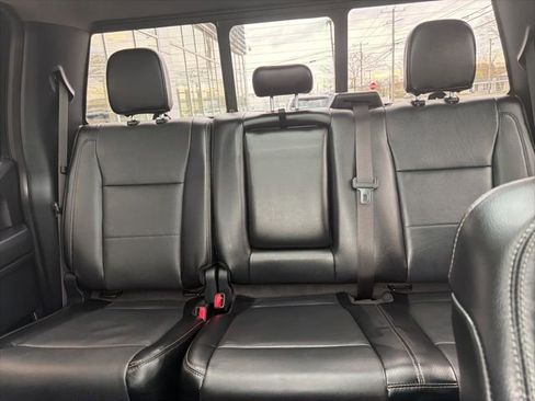Used 2015 Ford F150 Lariat w/ Equipment Group 502A Luxury AWD/4WD image 24