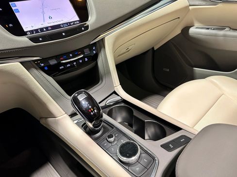 Used 2021 Cadillac XT5 Premium Luxury AWD/4WD image 25