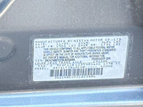 Used 2025 Nissan Versa SV FWD image 23