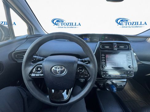 Used 2020 Toyota Prius LE w/ Carpet Mat Package AWD/4WD image 9