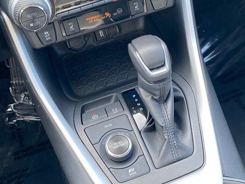 Certified 2022 Toyota RAV4 XLE Premium AWD/4WD image 21