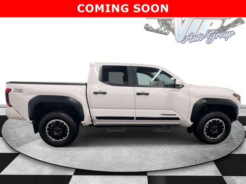 Used 2024 Toyota Tacoma TRD Off-Road AWD/4WD image 8