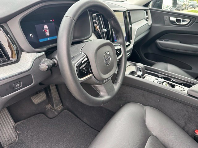 Used 2025 Volvo XC60 B5 Plus AWD/4WD image 21