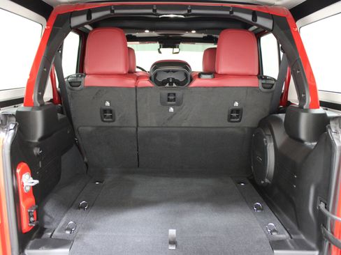 Used 2024 Jeep Wrangler Unlimited Rubicon 392 image 28