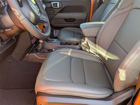 New 2025 Jeep Gladiator Mojave w/ Convenience Group image 11