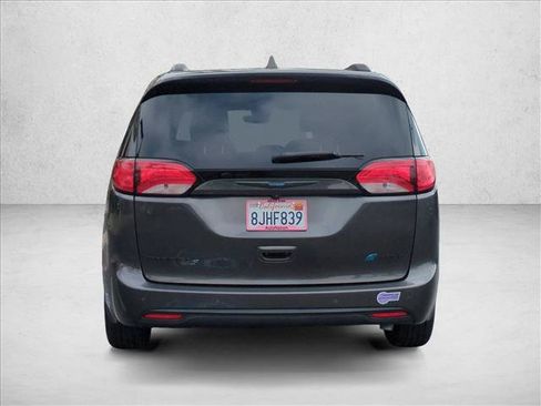 Used 2019 Chrysler Pacifica Limited w/ Advanced Safetytec Group FWD image 7