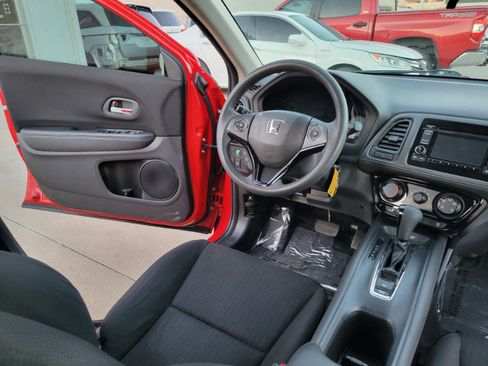 Used 2017 Honda HR-V LX image 22