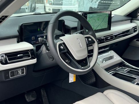 New 2026 Lincoln Aviator Reserve image 15