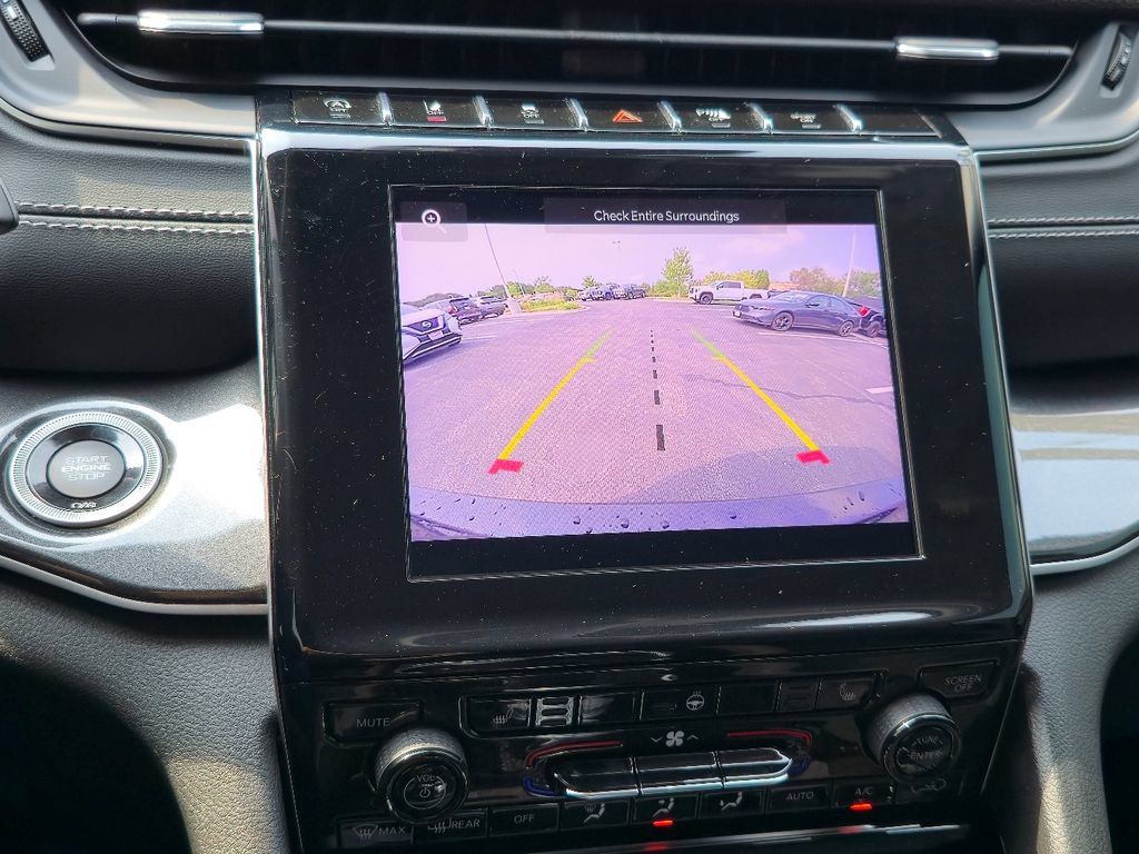 Used 2022 Jeep Grand Cherokee L Laredo w/ Luxury Tech Group I AWD/4WD image 16