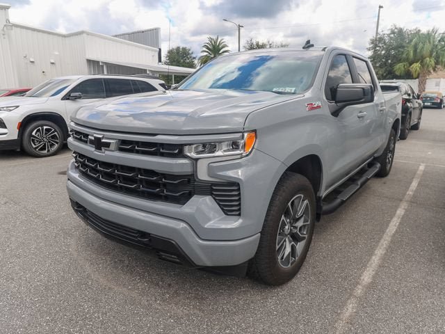Used 2025 Chevrolet Silverado 1500 RST AWD/4WD image 2