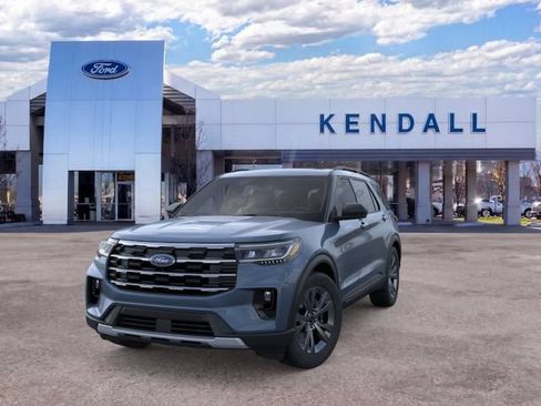Used 2026 Ford Explorer Active w/ Active Comfort Package AWD/4WD image 2