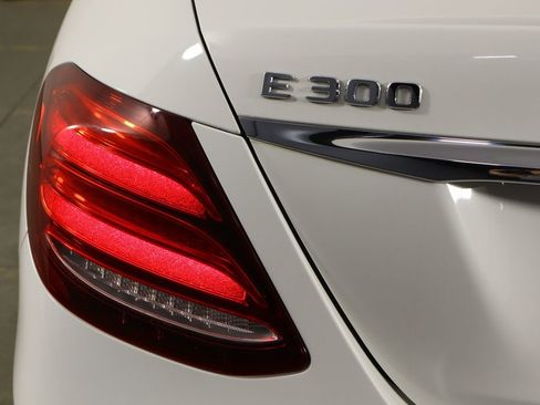 Used 2017 Mercedes-Benz E 300 4MATIC image 42