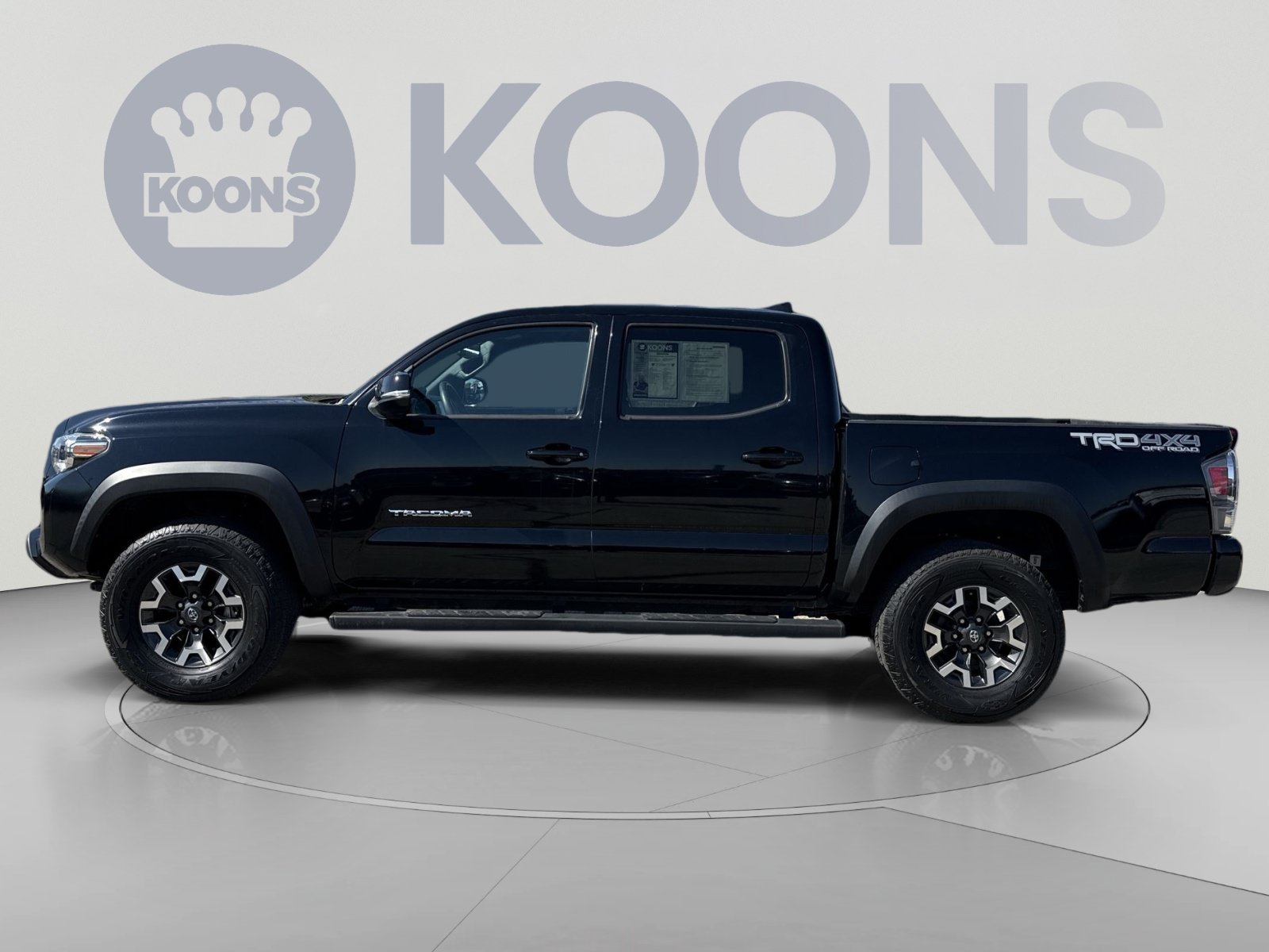 Used 2021 Toyota Tacoma TRD Off-Road w/ Technology Package AWD/4WD image 2