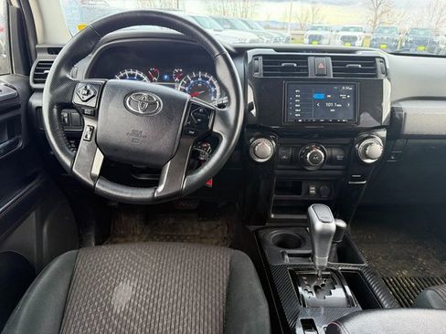 Used 2019 Toyota 4Runner 4Runner Sport Utility image 4