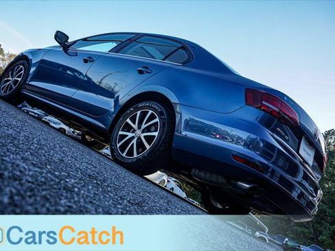 Used 2018 Volkswagen Jetta SE image 5