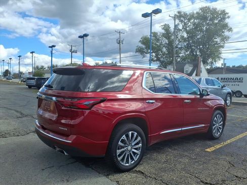 Used 2023 Chevrolet Traverse Premier image 3