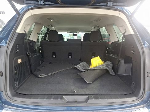 Used 2022 Subaru Ascent Premium w/ Convenience Package image 28