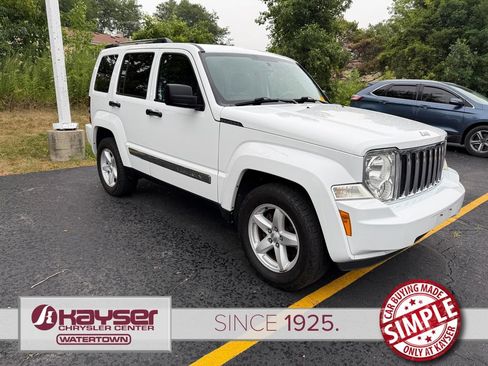 Used 2012 Jeep Liberty Limited w/ Comfort/Convenience Group AWD/4WD image 3
