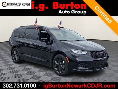 Used 2025 Chrysler Pacifica Limited