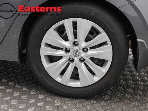 Used 2024 Nissan Sentra S FWD image 32